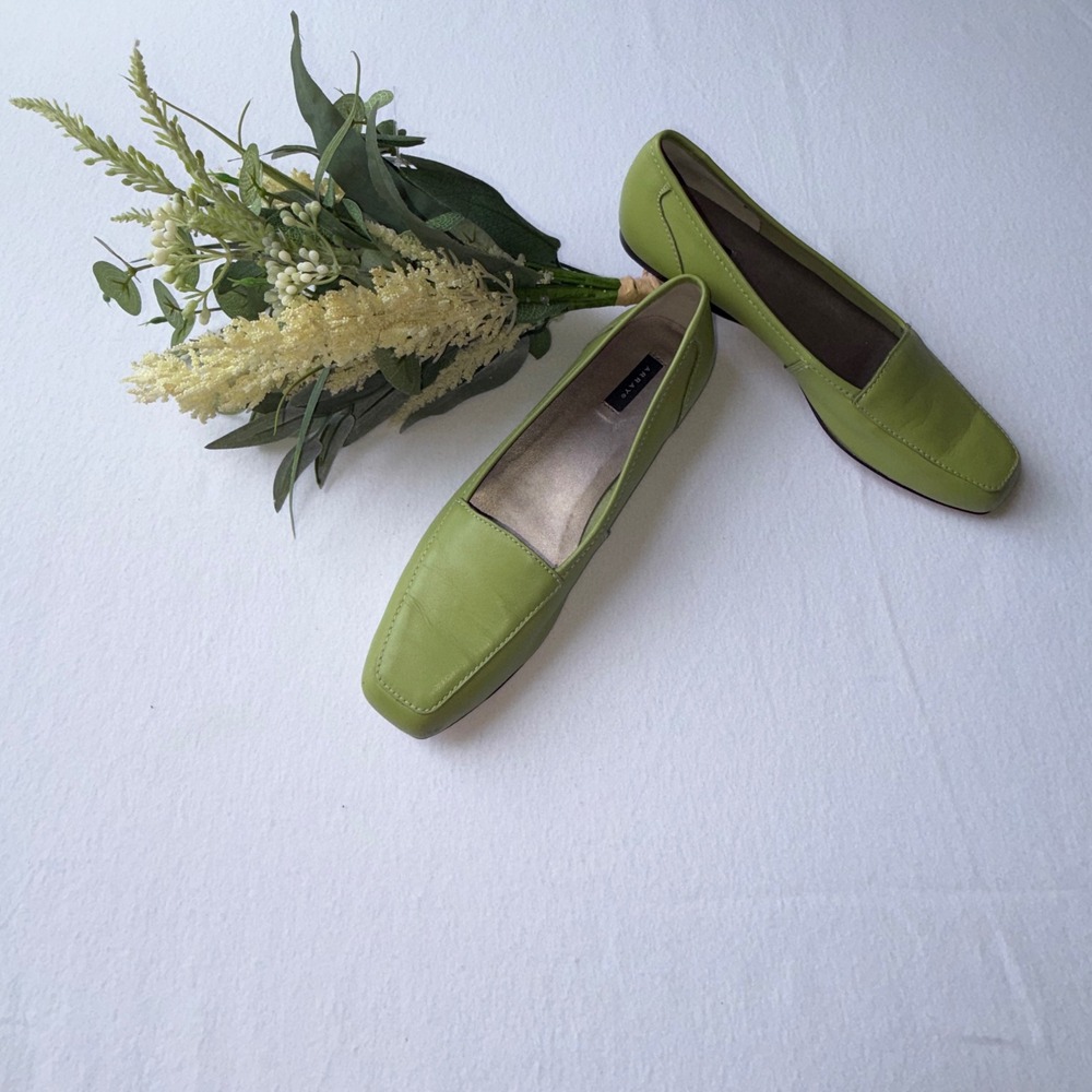 VTG ARRAY Freedom Leather Square Toe Loafers Lime Green Size 8 SS (Super Slim)